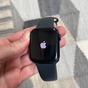 Apple Watch Series 7 45mm with midnight sport band READ DESCRIPTION